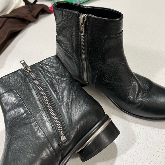 Frye black leather ankle zip up booties size 9.5. - Picture 5 of 9